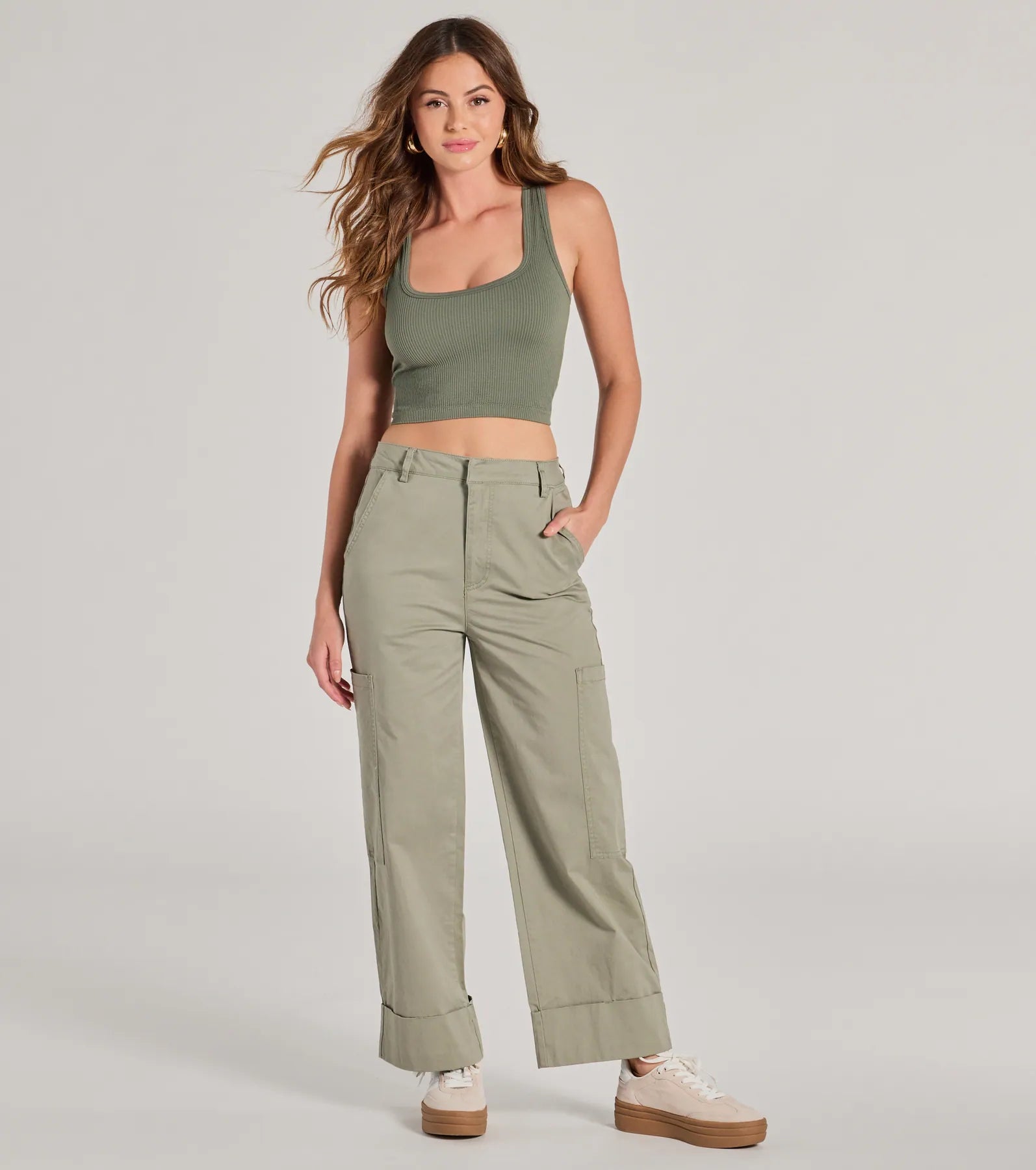 Ultimate Weekend Escape High-Rise Cuffed Cargo Pants