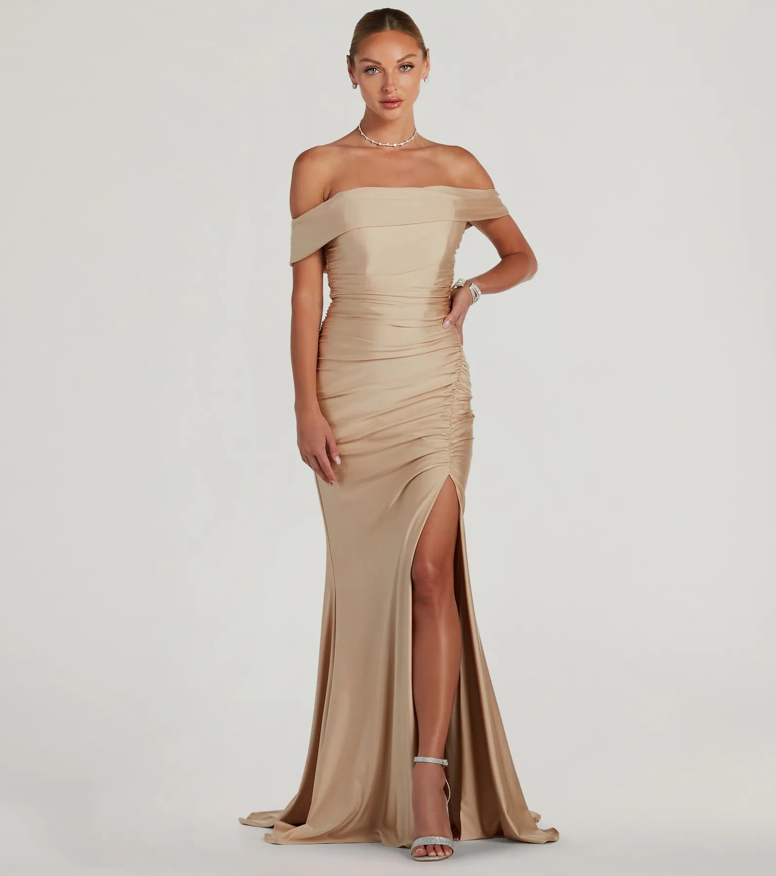 Ultimate Elegance: Alicia Off-The-Shoulder Mermaid Gown