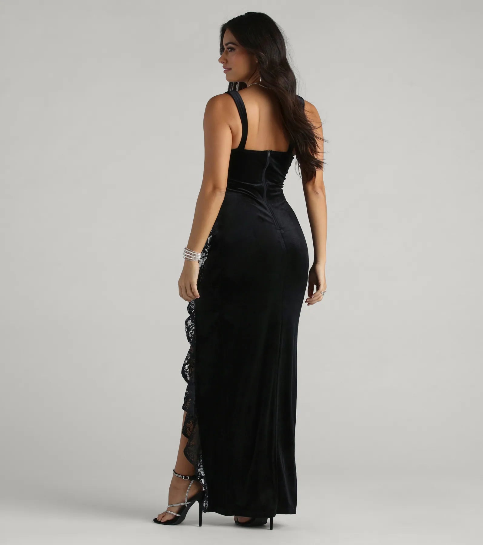 Ultimate Cece Velvet Lace Evening Gown - Sweetheart Neckline & Floor-Length Elegance