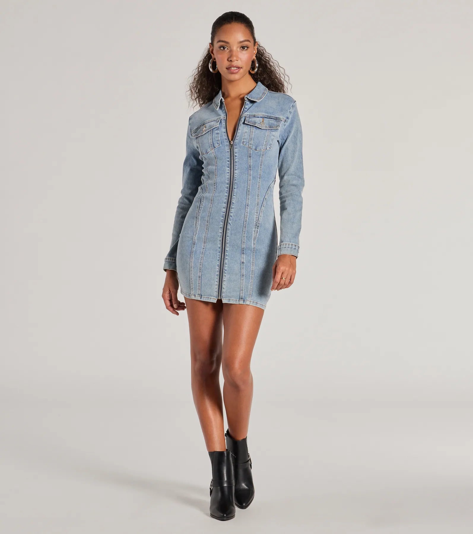 Ultimate Denim Mini Dress: Long Sleeve Bodycon Style