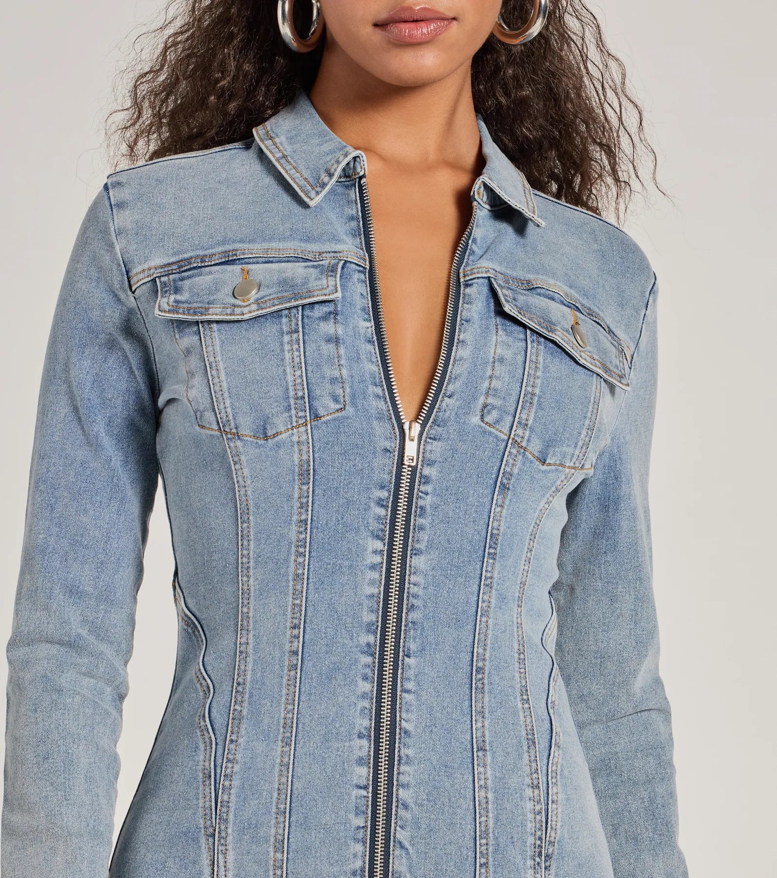 Ultimate Denim Mini Dress: Long Sleeve Bodycon Style