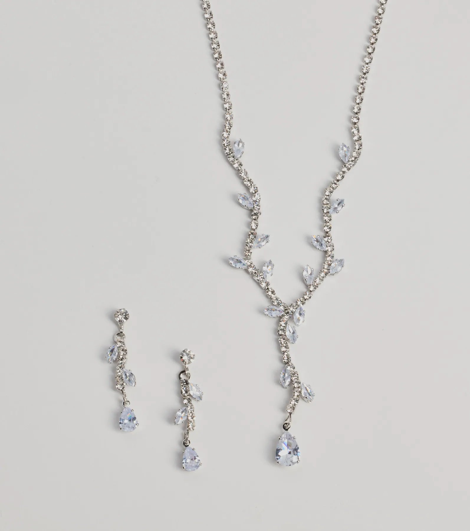 Premium Leaf-Shaped Rhinestone Jewelry Set: Necklace & Earrings