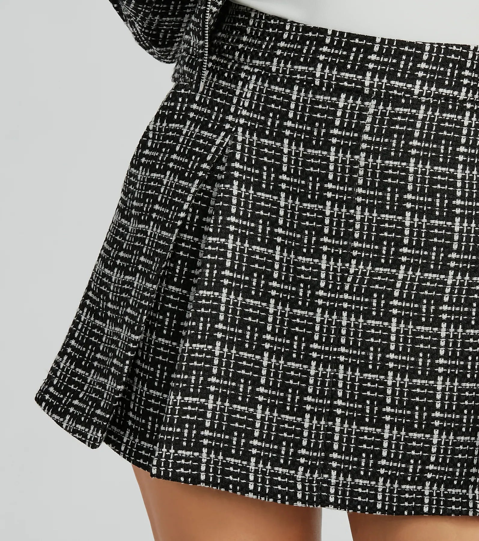 Ultimate Posh Tweed Plaid Zip-Up Skort - Sophisticated Style