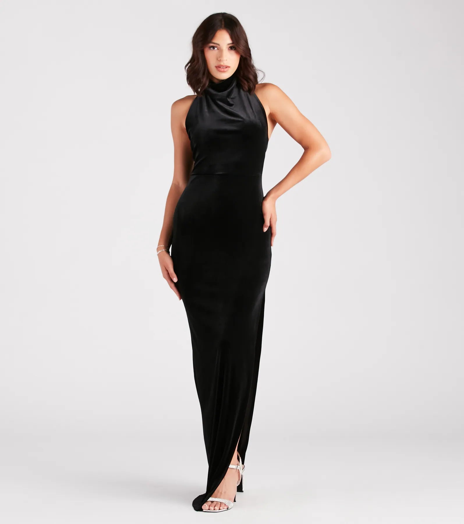 Premium Mildred Velvet Halter Gown – Ultimate Elegance for Special Occasions