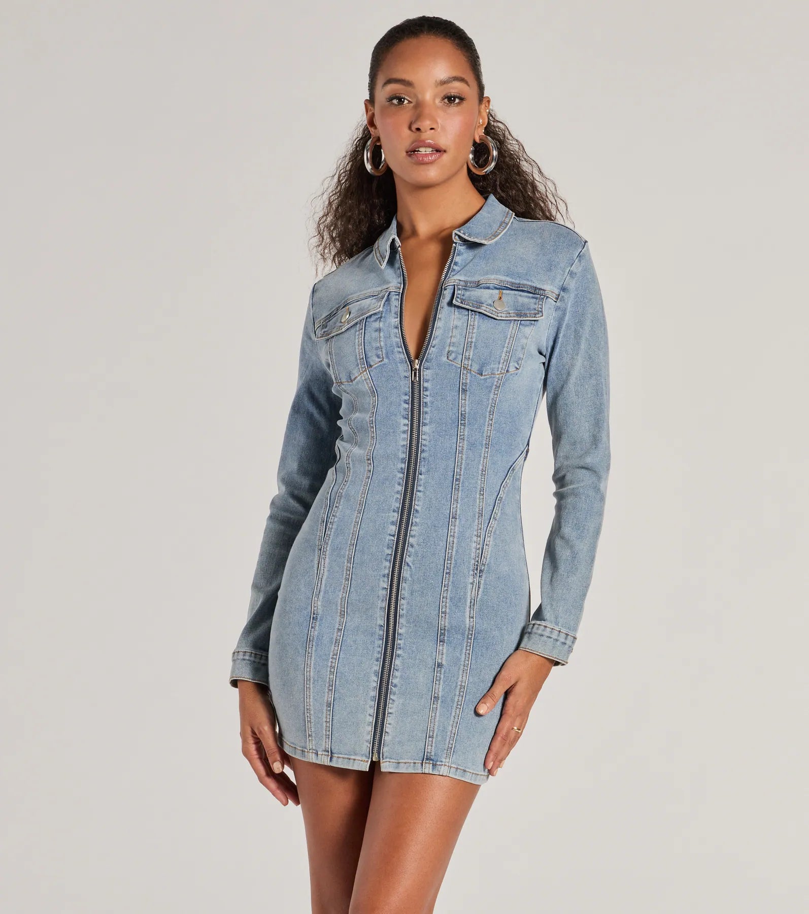 Ultimate Denim Mini Dress: Long Sleeve Bodycon Style