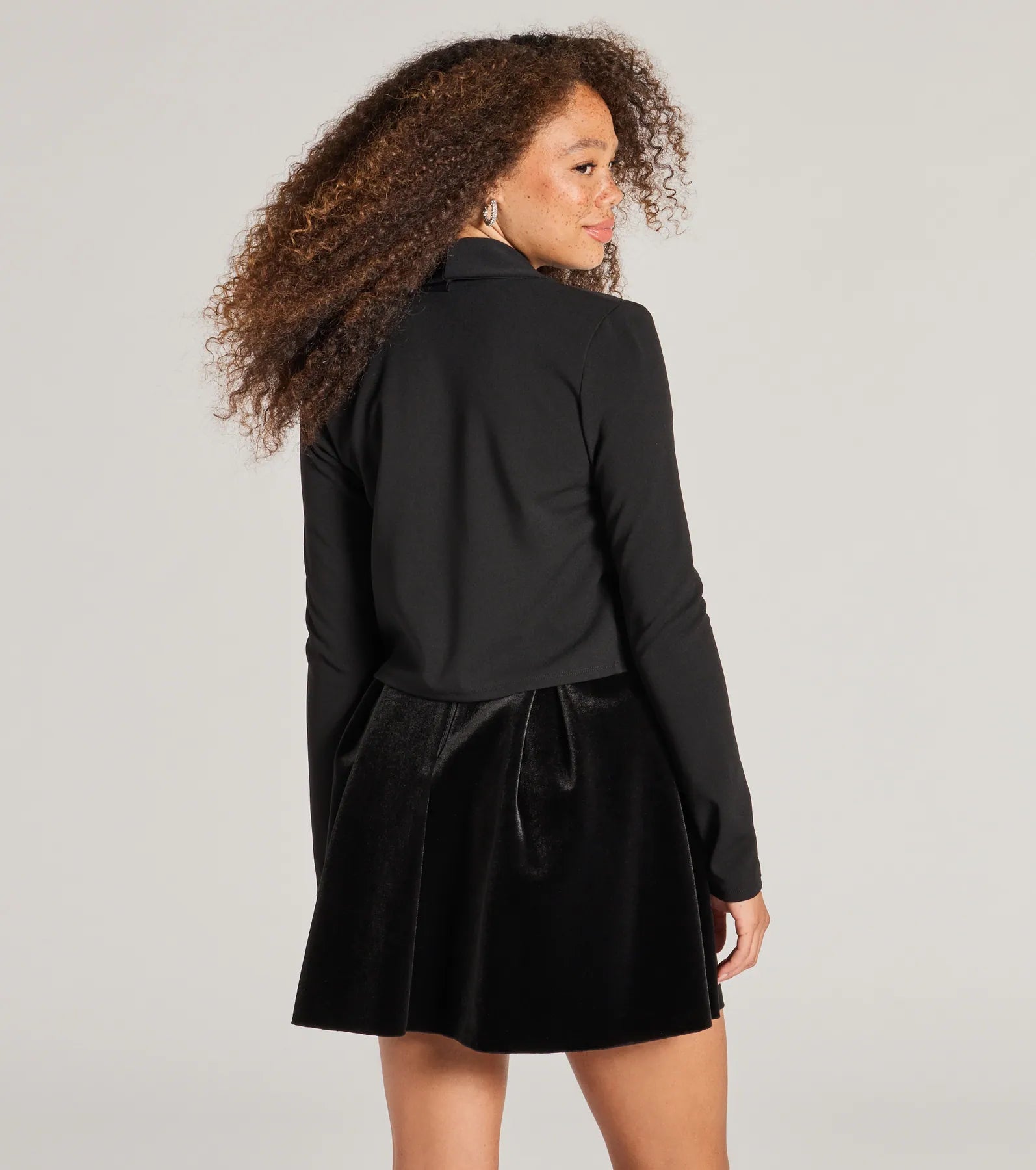 Premium Essential Chic Crepe Cropped Blazer