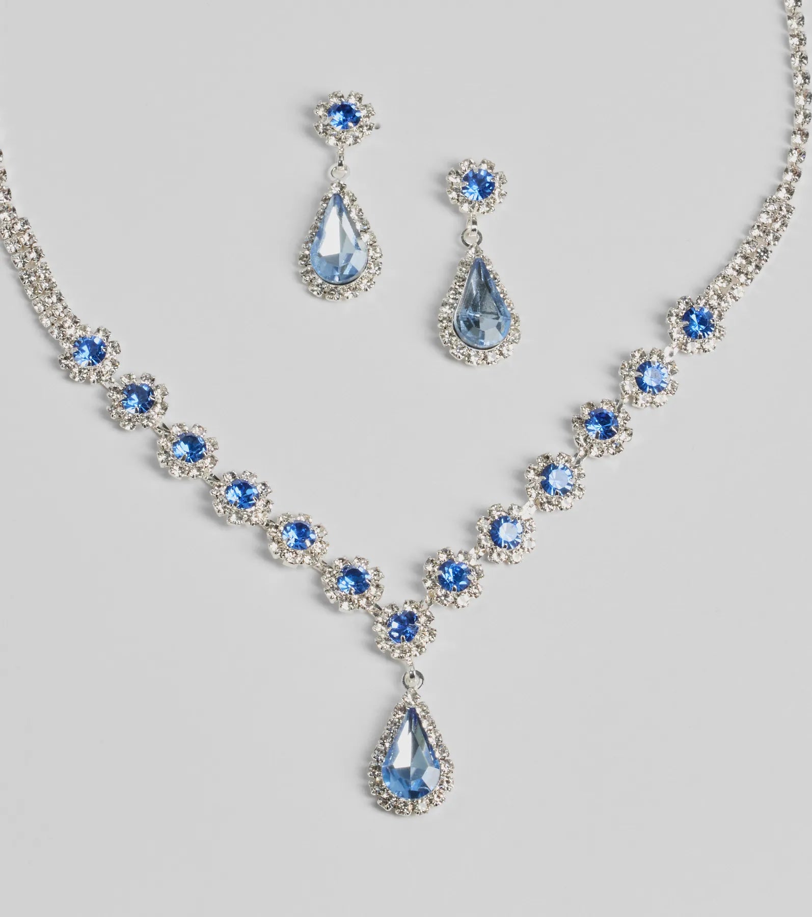 Premium Luxe Rhinestone Jewelry Set: Necklace & Earrings