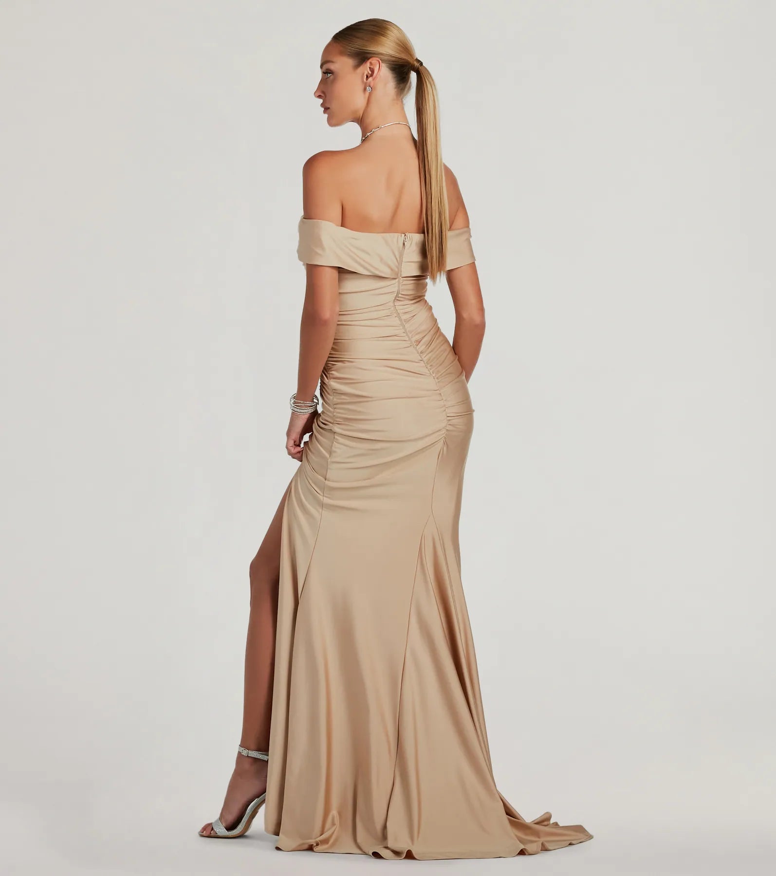 Ultimate Elegance: Alicia Off-The-Shoulder Mermaid Gown