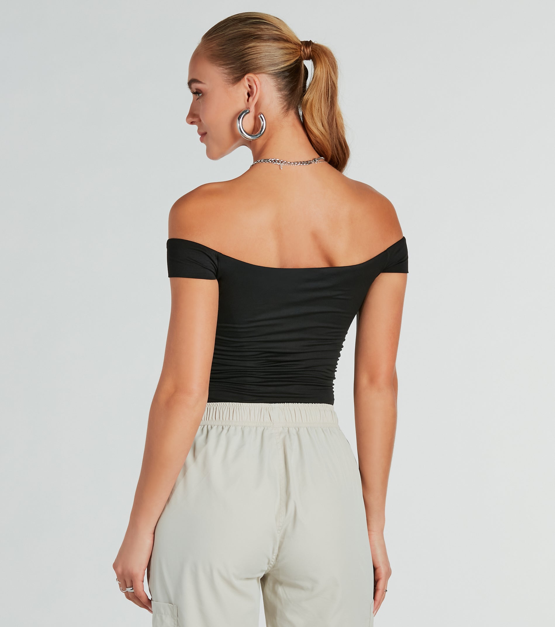 Ultimate Off-The-Shoulder Bodysuit – Ready for Any Chic Adventure