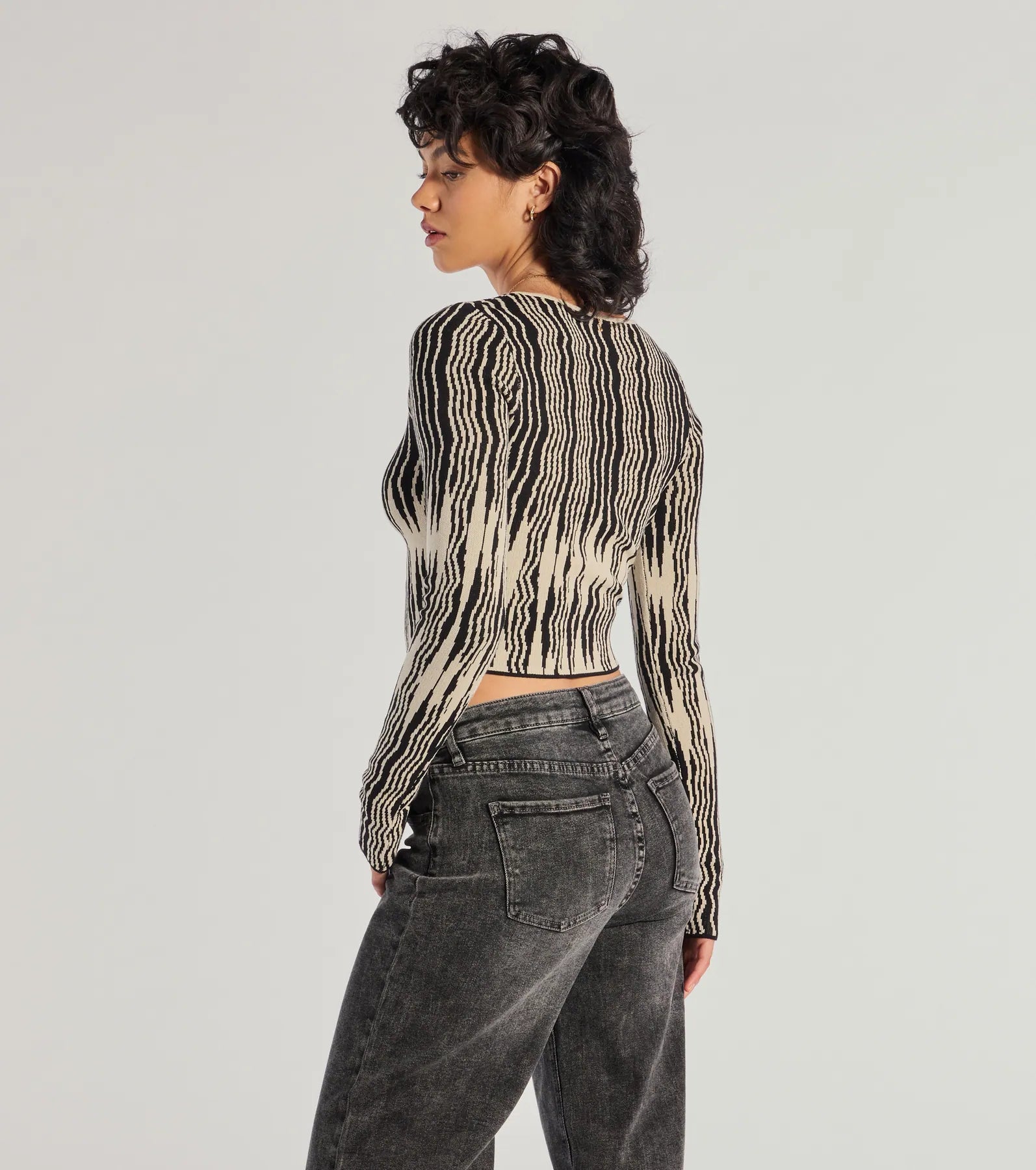 Premium Abstract Striped Knit Long Sleeve Top - Bold & Chic