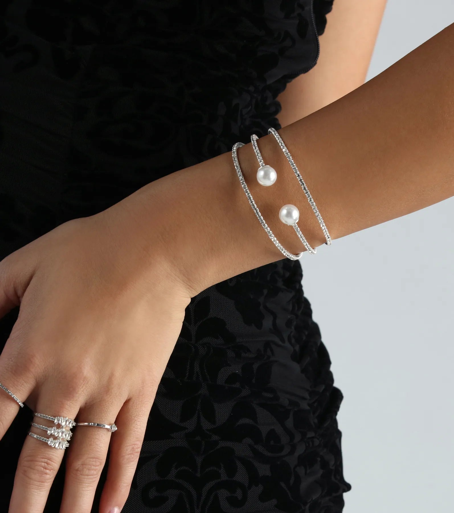 Premium Rhinestone & Pearl Cuff Bracelet - Ultimate Elegance