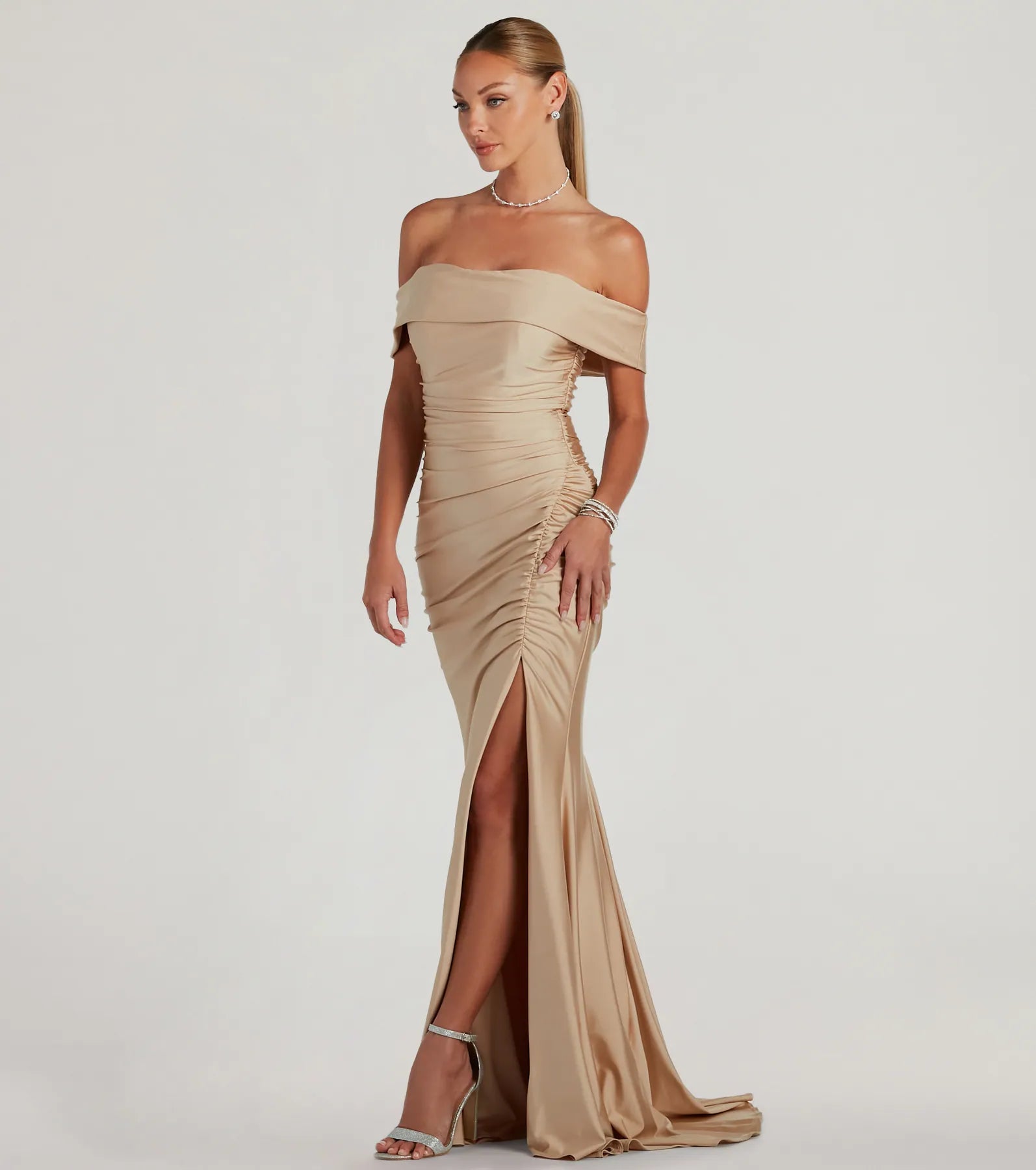 Ultimate Elegance: Alicia Off-The-Shoulder Mermaid Gown