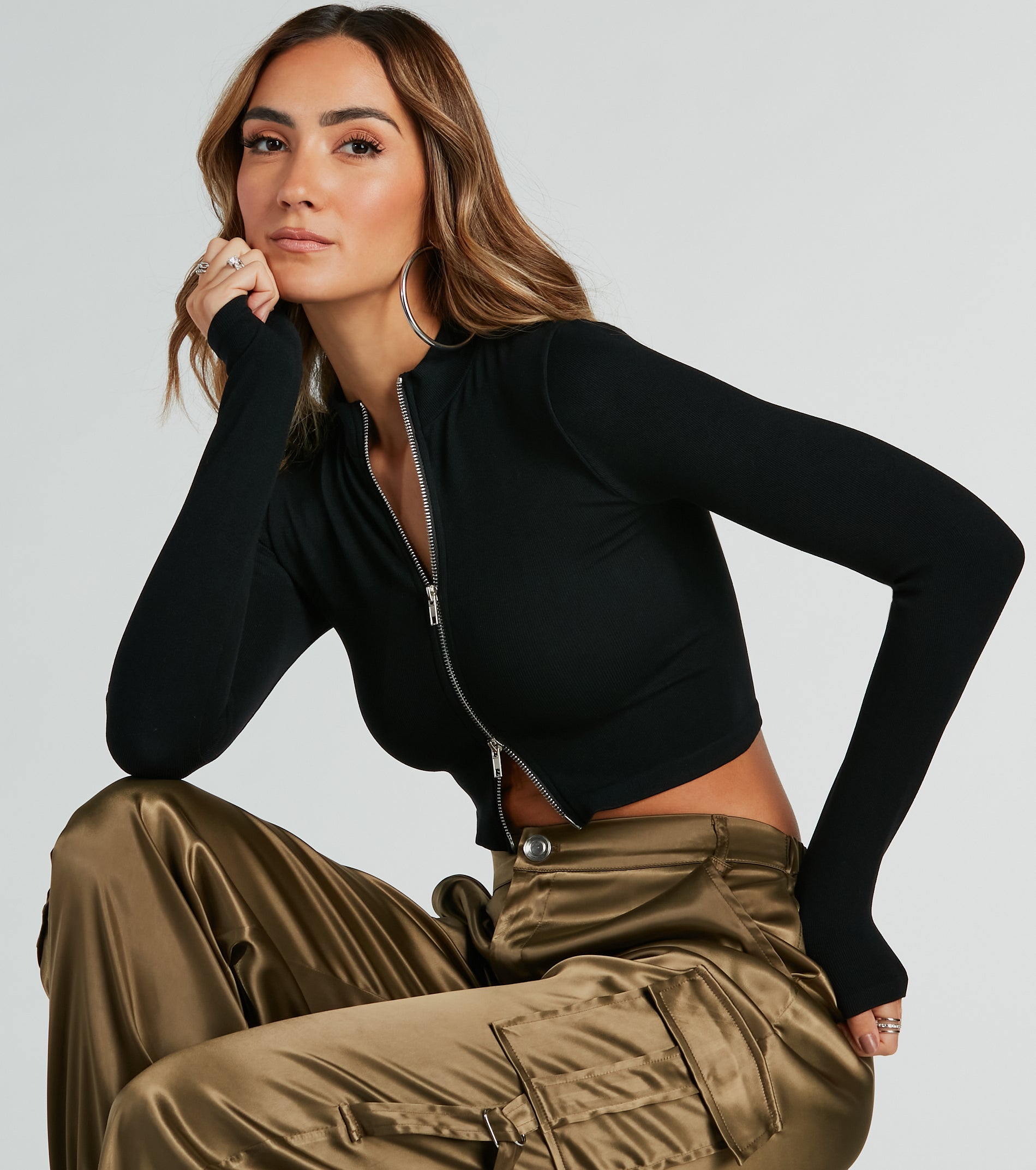 Ultimate Sporty Zipper Crop Top - Seamless & Stretchy