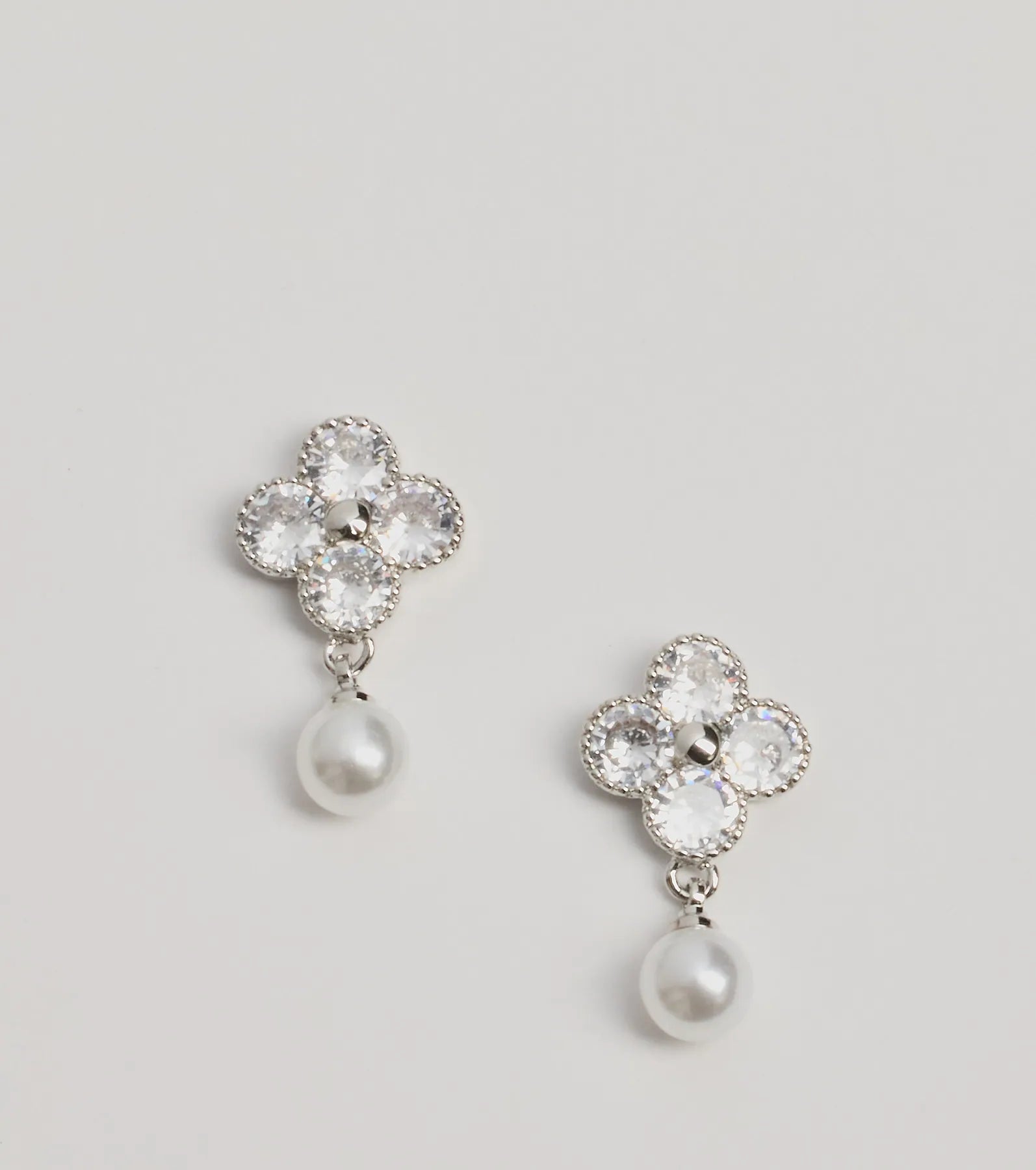 Premium Glam Rhinestone & Pearl Clover Stud Earrings – Ultimate Elegance