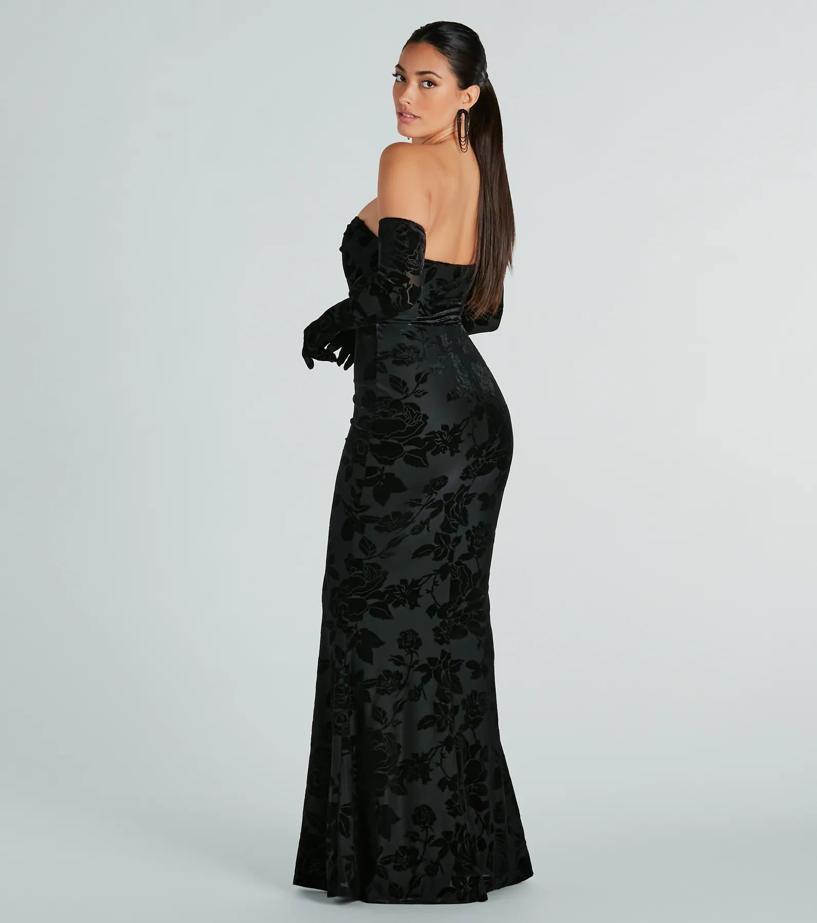 Amai Premium Velvet Strapless Gown with Detachable Gloves