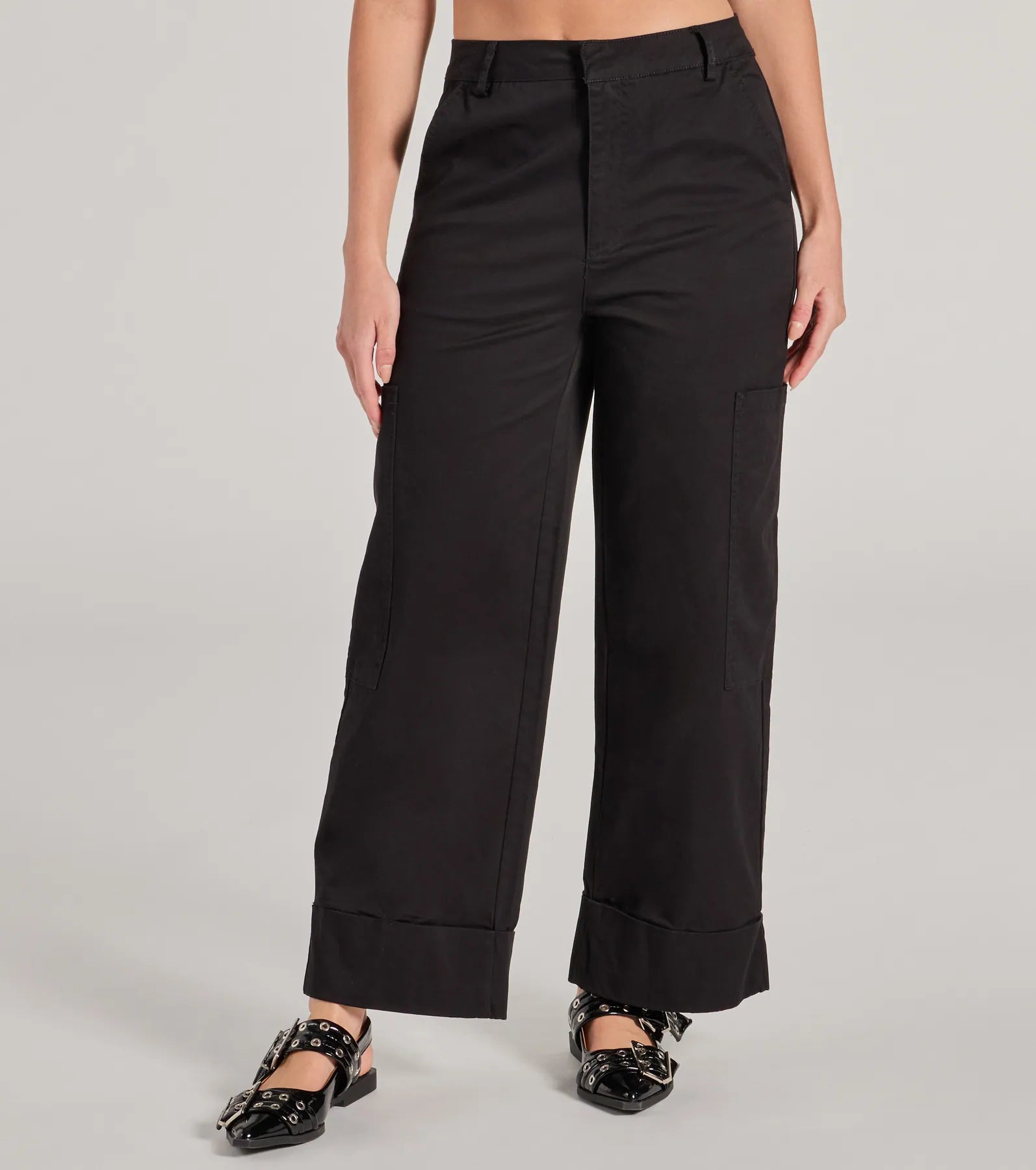 Ultimate Weekend Escape High-Rise Cuffed Cargo Pants