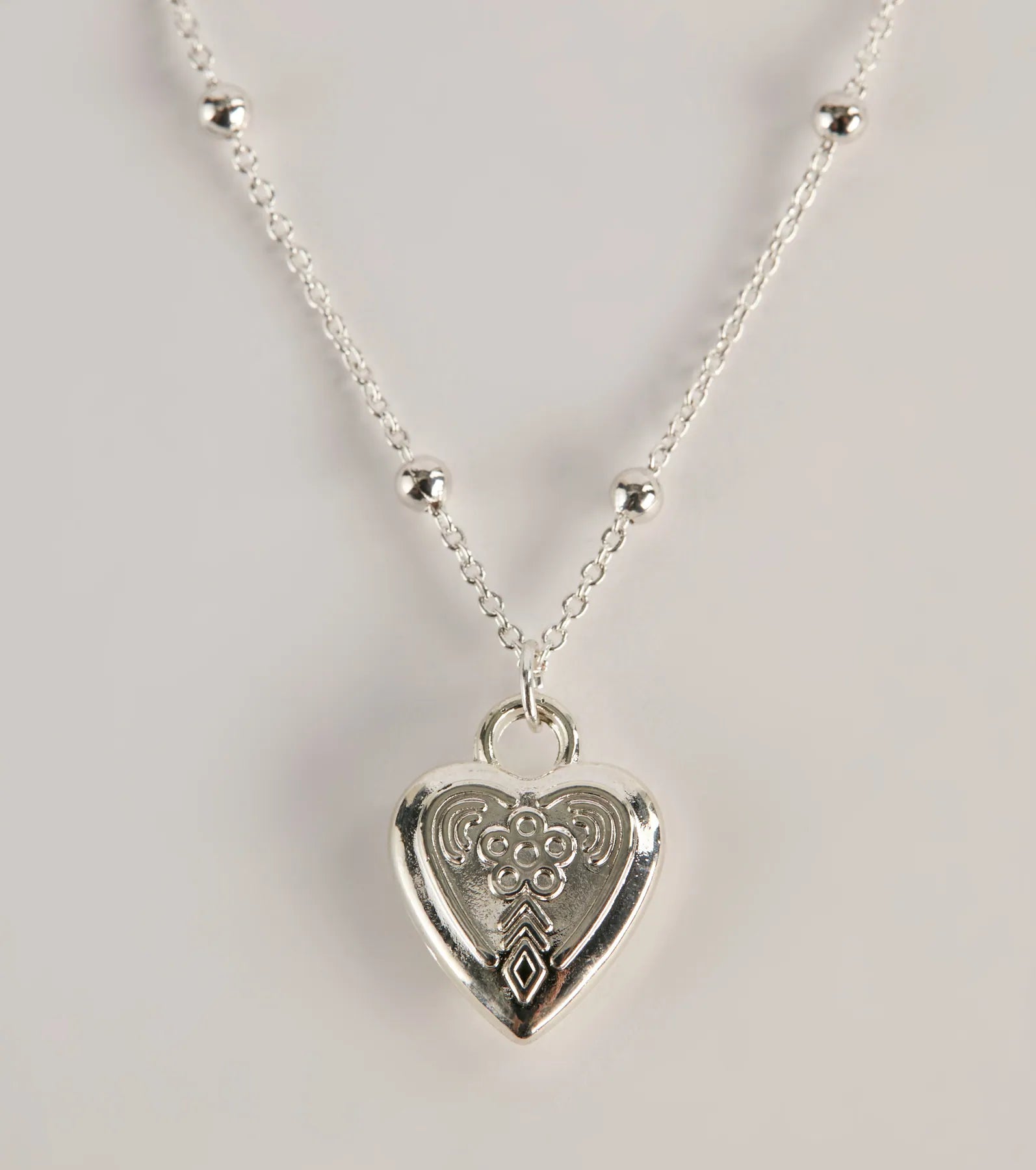 Premium Heartfelt Charm Necklace - Elegant Beaded Chain