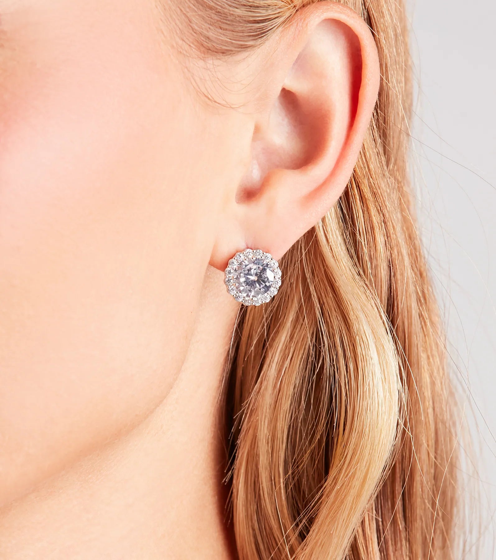 Premium Sparkle Rhinestone Stud Earrings - Ultimate Glam Accessory