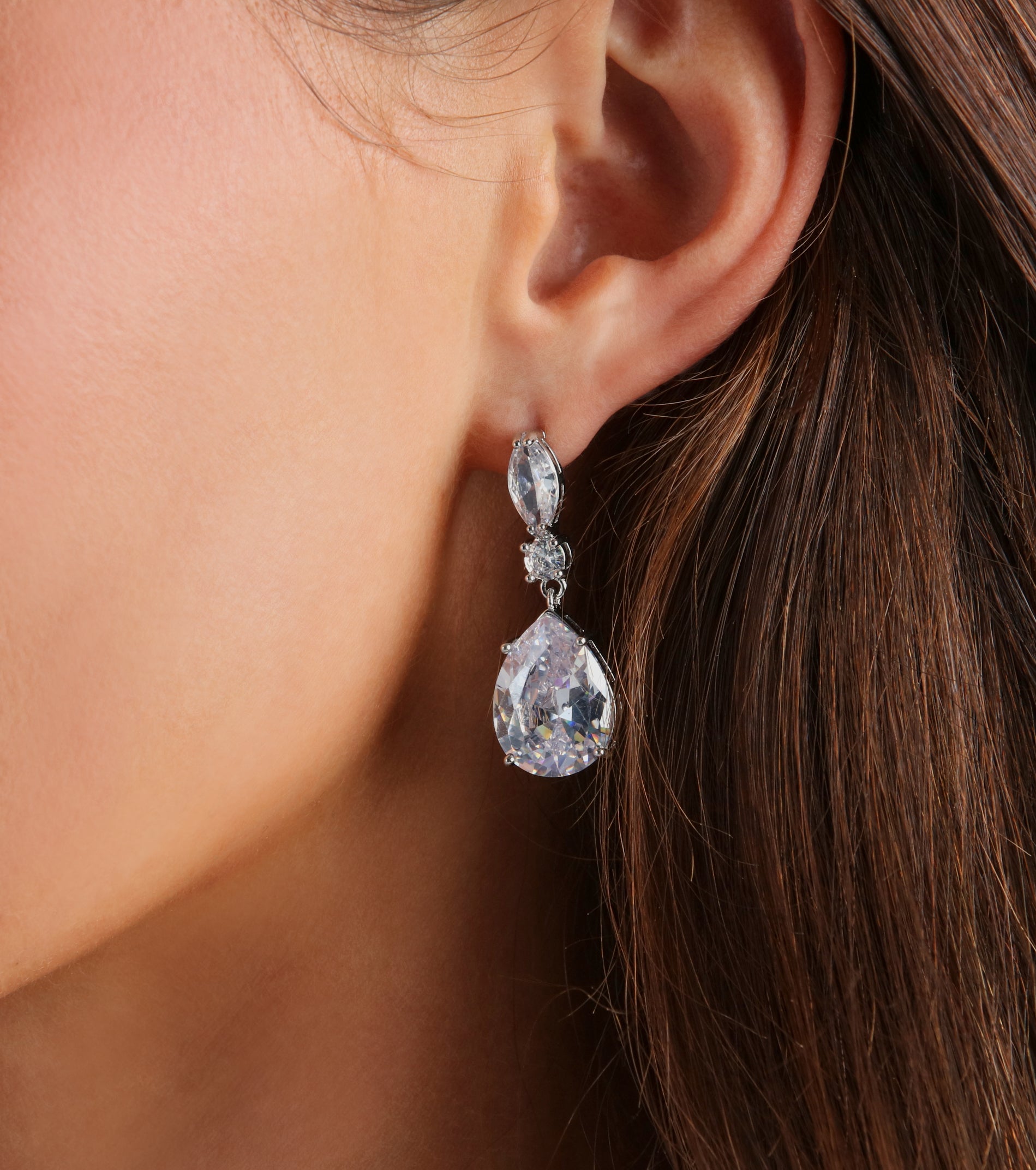 Ultimate Radiance Cubic Zirconia Drop Earrings - Premium Elegance